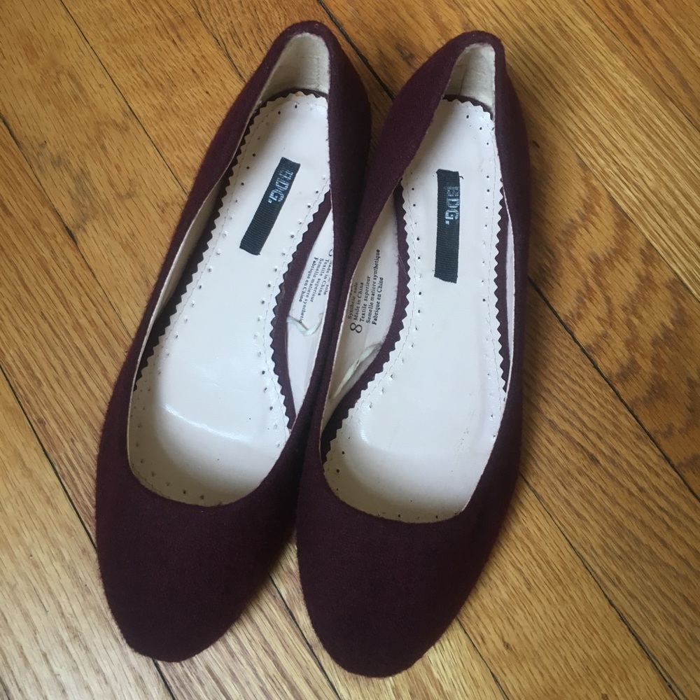 Burgundy flats, size 8, EUC